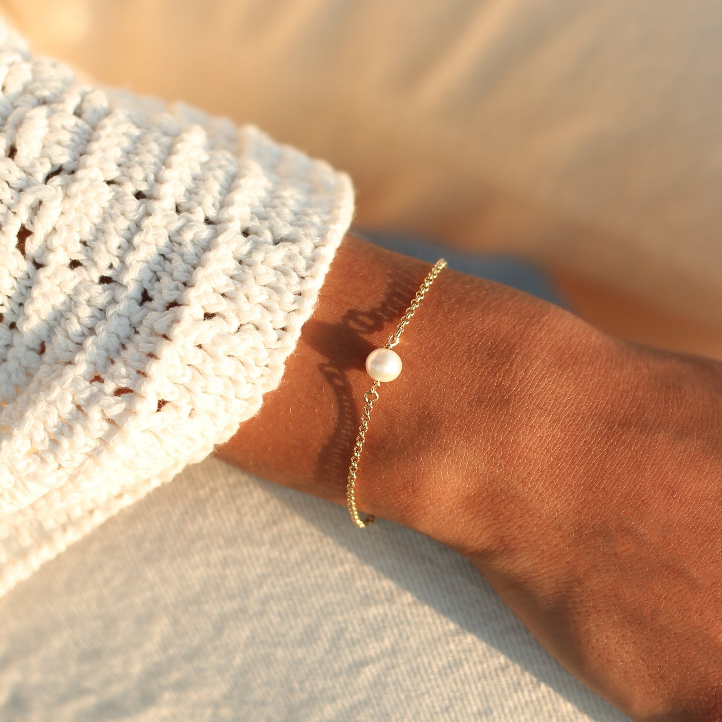 Minimal Single Pearl Bracelet