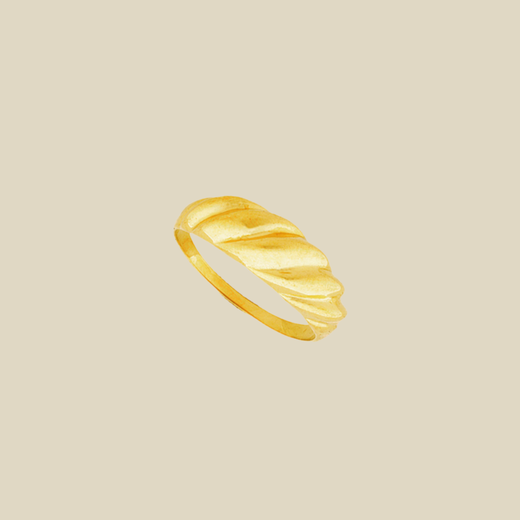 Croissant Twist Ring