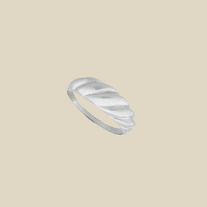 Croissant Twist Ring