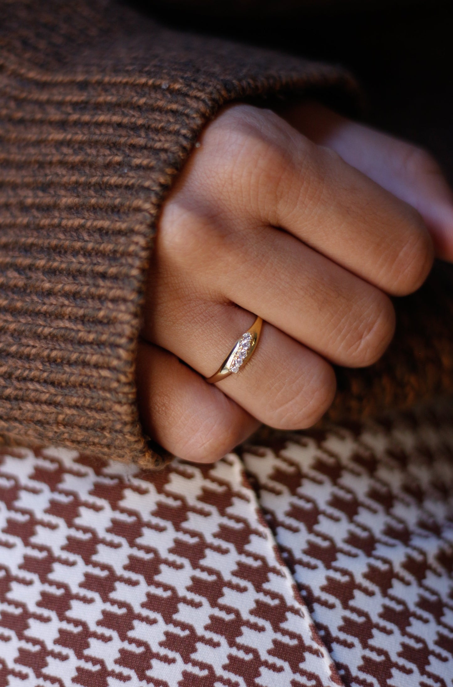 Oyster Slim Signet Ring