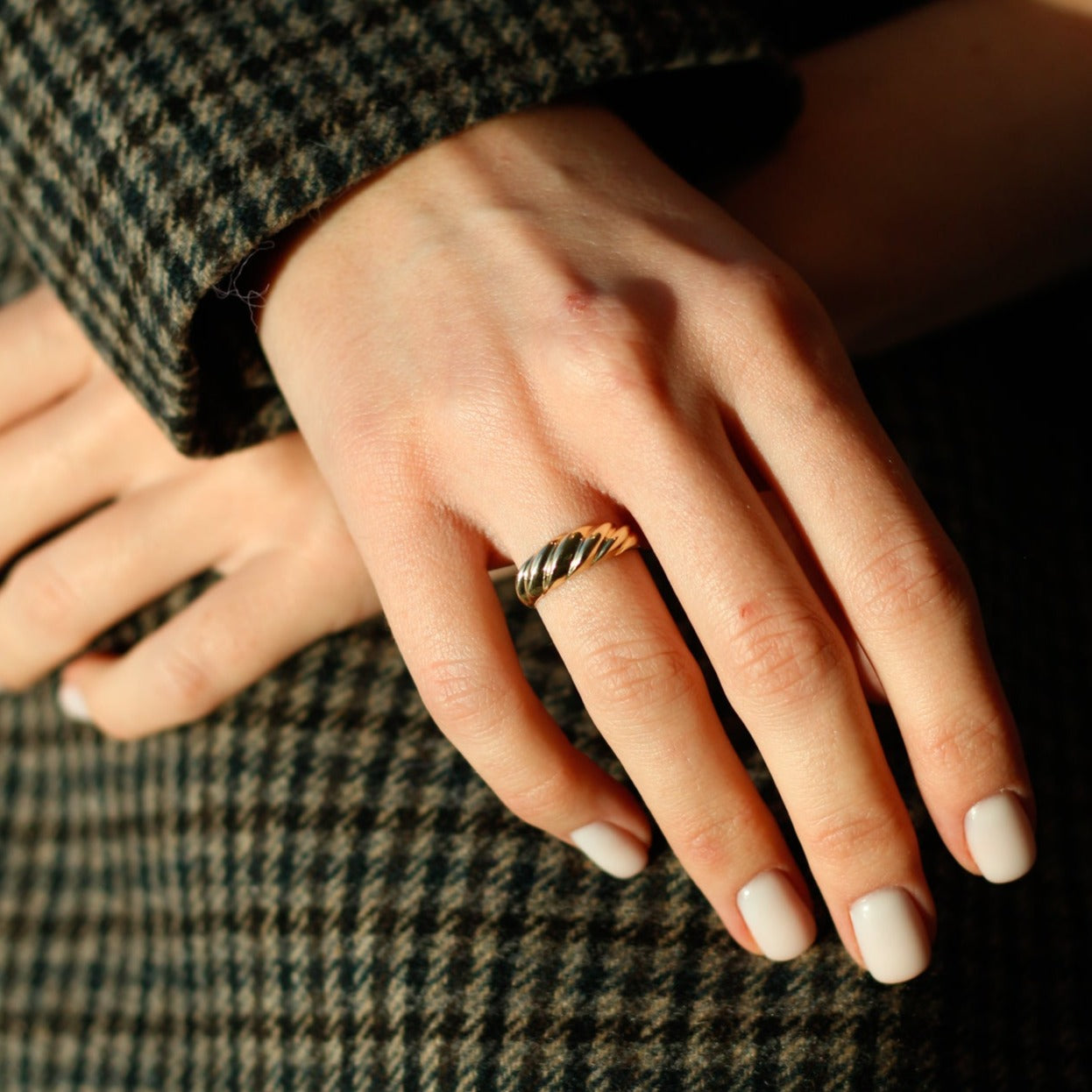 14ct Gold Croissant Twist Ring